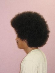 アフロヘアーの中学生（流行ってる？）