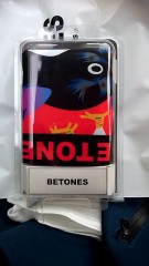 拳銃持ったペンギンは