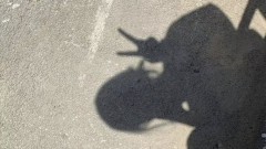 束の間
