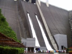 ドドドーーーーン！