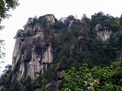 昇仙峡は花崗岩の岩肌