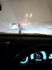 吹雪の高速道路