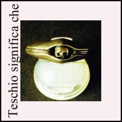 骨モチーフの意味を考える。