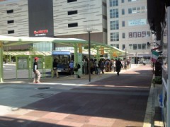 こんな通学、俺には耐えられん！！