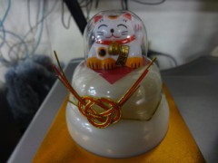 招き猫鏡餅