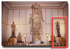 仏像が黄金色に、毘沙門堂は花巻市東和町>