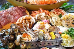 テレビのグルメ番組に紹介される、 海鮮浜焼き食べ放題 　６０分