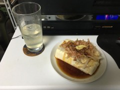 今夜のつまみは冷奴です(^^♪