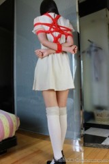 うしろ姿のきれいな緊縛