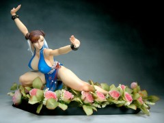 リアル系女性フィギュア