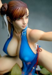 フィギュアの胸