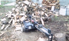 週末 薪割りしました