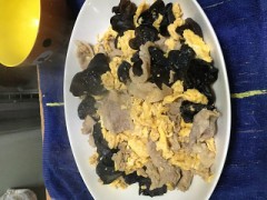 玉子ときくらげの炒め物