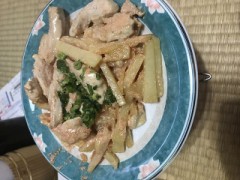 鶏胸肉とじゃがいもの明太子マヨ炒め