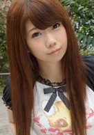 俺の彼女のエロ過ぎる絶対領域～ロリ娘のニーハイにぶっかけ～　葵なつ