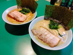 ラーメンはたて続けに食うもんじゃない