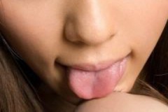 割れ目が動いちゃう♪