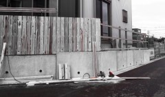無垢の板塀をDIY。