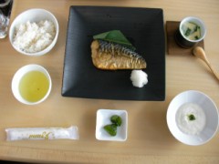 身の引き締まったサバ