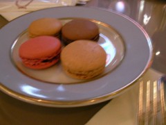 休日は、マカロン