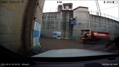 信号無視のタンクローリー(｡-_-｡)