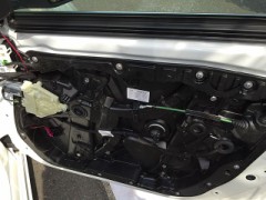 ドアの軋み音が^_−☆