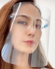 ロマンス詐欺の偐ロシア人女性に騙され中！