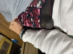 ストッキング履いてる足