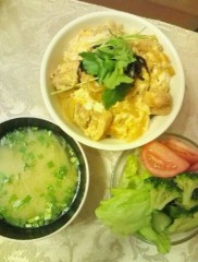 親子丼とサラダ