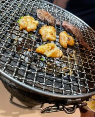 ホルモンと幸せなメロンハイ(果肉添え)とコークハイを堪能