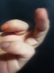 囁く言葉に器用な指。