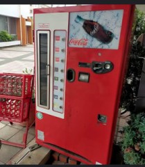 コカ・コーラ瓶の自販機