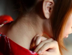 痴漢？？・・・うなじ！