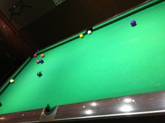 朝から棒で突く