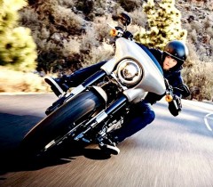 バイクに乗らせれば