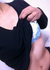 恥ずかしいけど…ブラ見せ☆