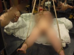 吊られて…揺らぎの中で