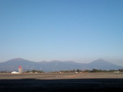 今日は、薄曇り。