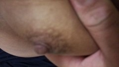汚い乳首ですが(笑)