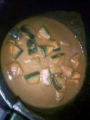 人生で一番最初に手作り料理に関わる時は大概カレーである