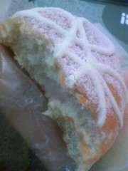 行列が出来た店の桜ドーナツ