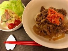 たまには、、、牛丼とポテサラ