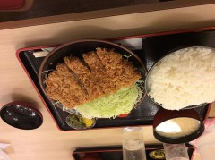 伊勢原の有名とんかつ