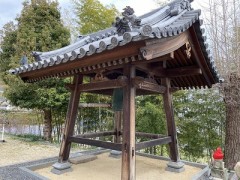 微かに気怠い日々に溶けた