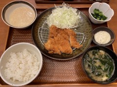 嵐吹きて雲は落ち