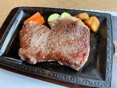 なつがくるかげがたつ