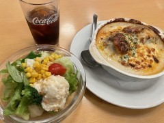 空が広く見える街で