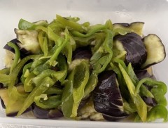 つややかな肌きれいな曲線