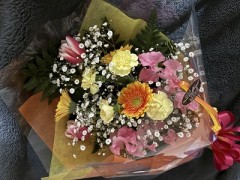 目的地はその道の角に