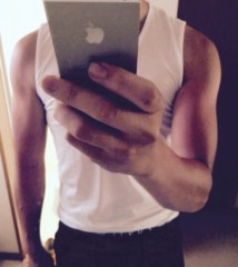 腕まくらしたい…